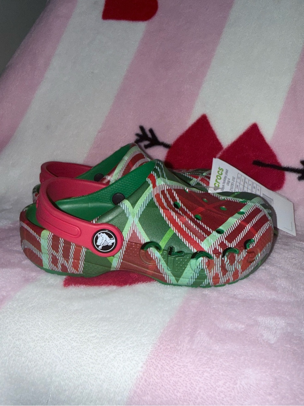NWT Crocs Kids Classic Plaid Clog in Red & Green, Size 11C